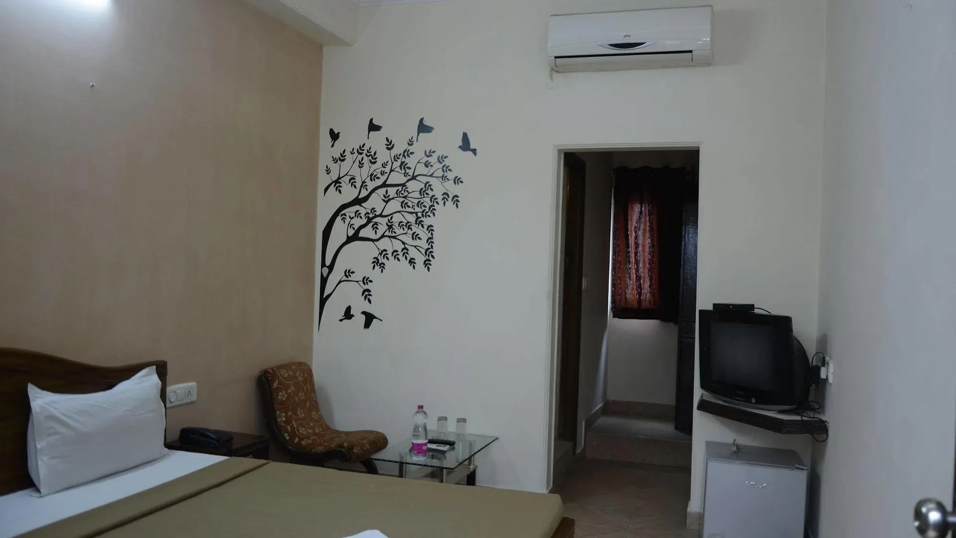 Fabexpress Grand Shoba Hotel New Delhi
