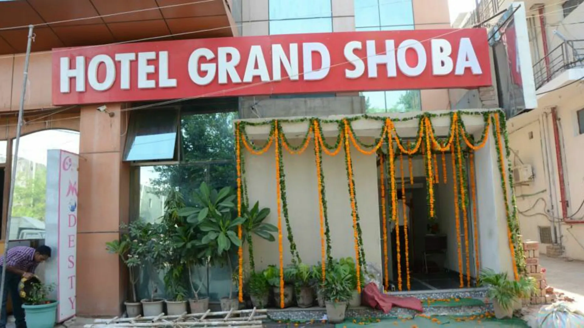 Fabexpress Grand Shoba Hotel New Delhi