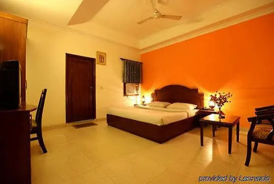 Fabexpress Grand Shoba Hotel New Delhi